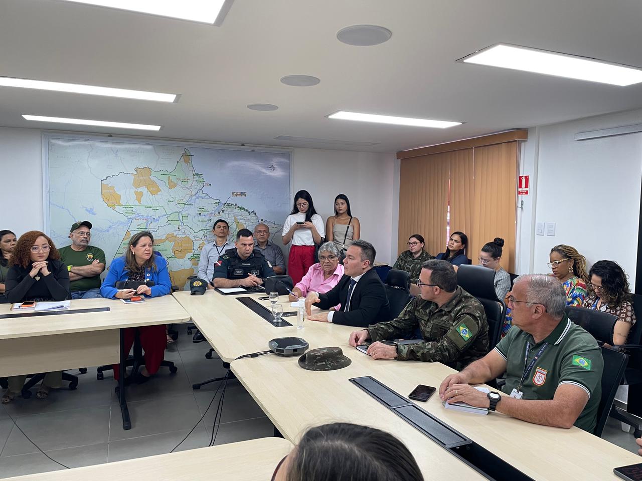 Reunião no Comando da 8ª Região Militar
