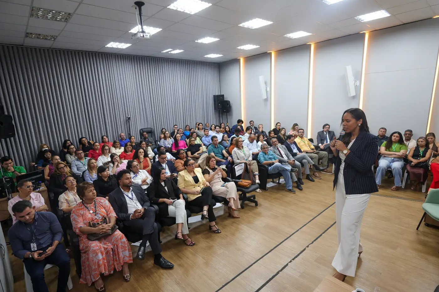 Governo apresenta projeto sobre equidade étnico-racial e de gênero no serviço público